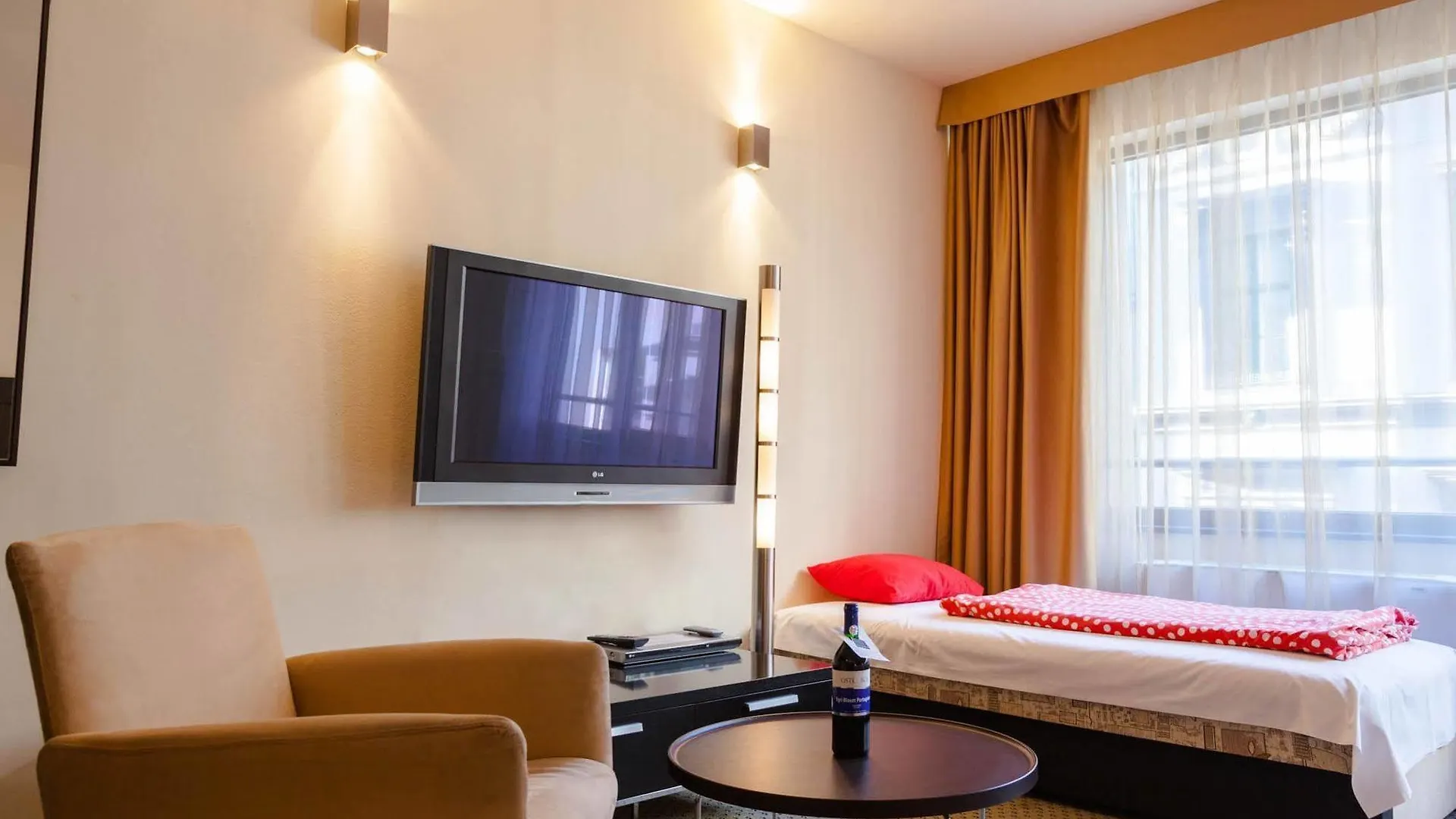 City Gardens Hotel & Wellness Budapeste 4*,  Hungria