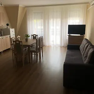 verificați disponibilitatea